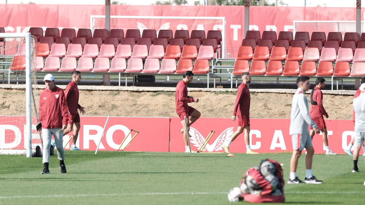 Una baja cantada respecto a Girona en la citación calcada del Sevilla para Vitoria