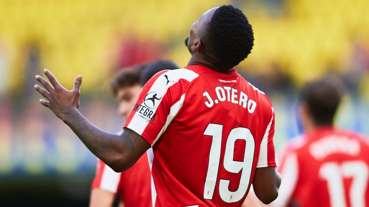 Busca fórmulas para cerrar la contratación de Juan Otero