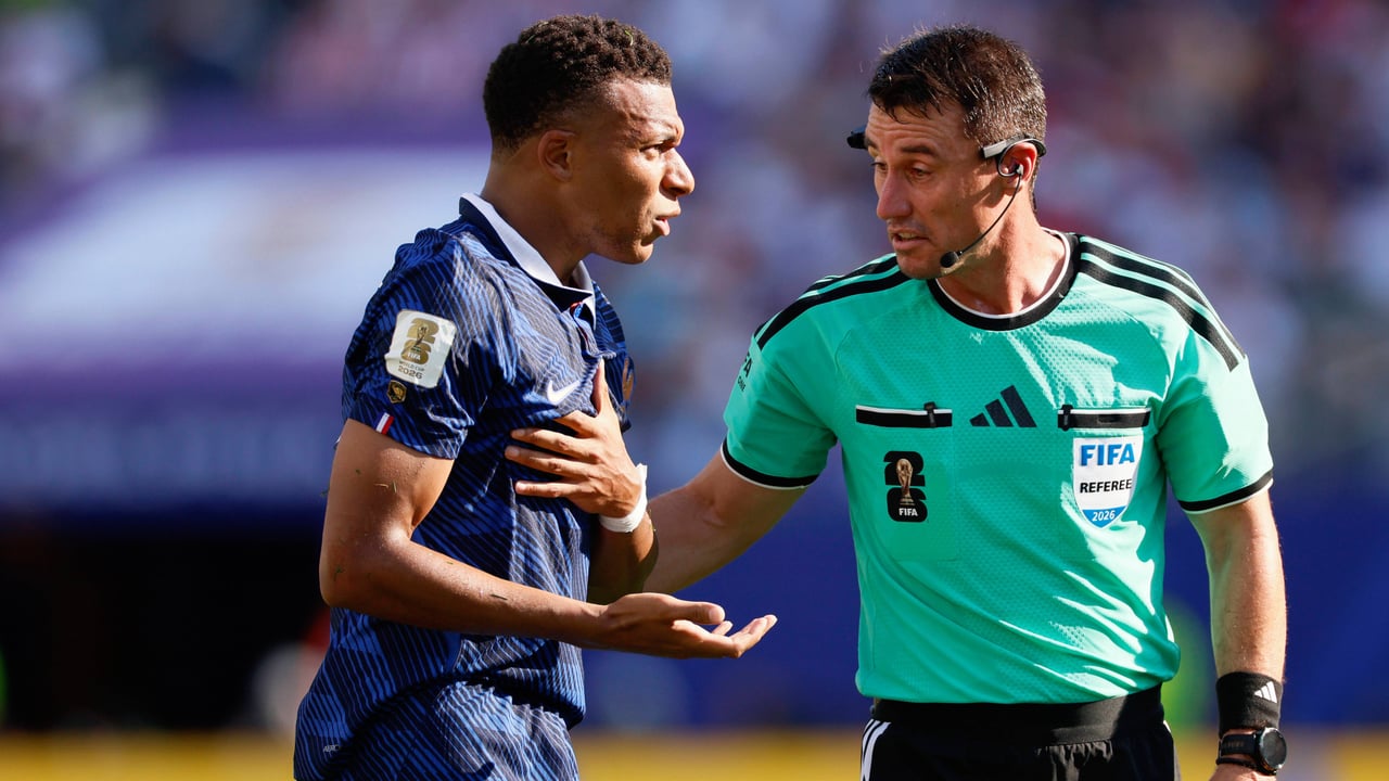 Indignación en Francia por la designación arbitral de la FIFA para el partido contra Marruecos