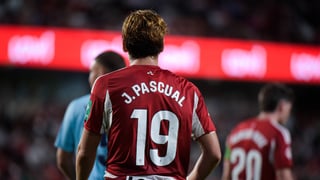 Polémica en Granada: A Jorge Pascual le costó la roja tras decir "puto bigotes" al asistente