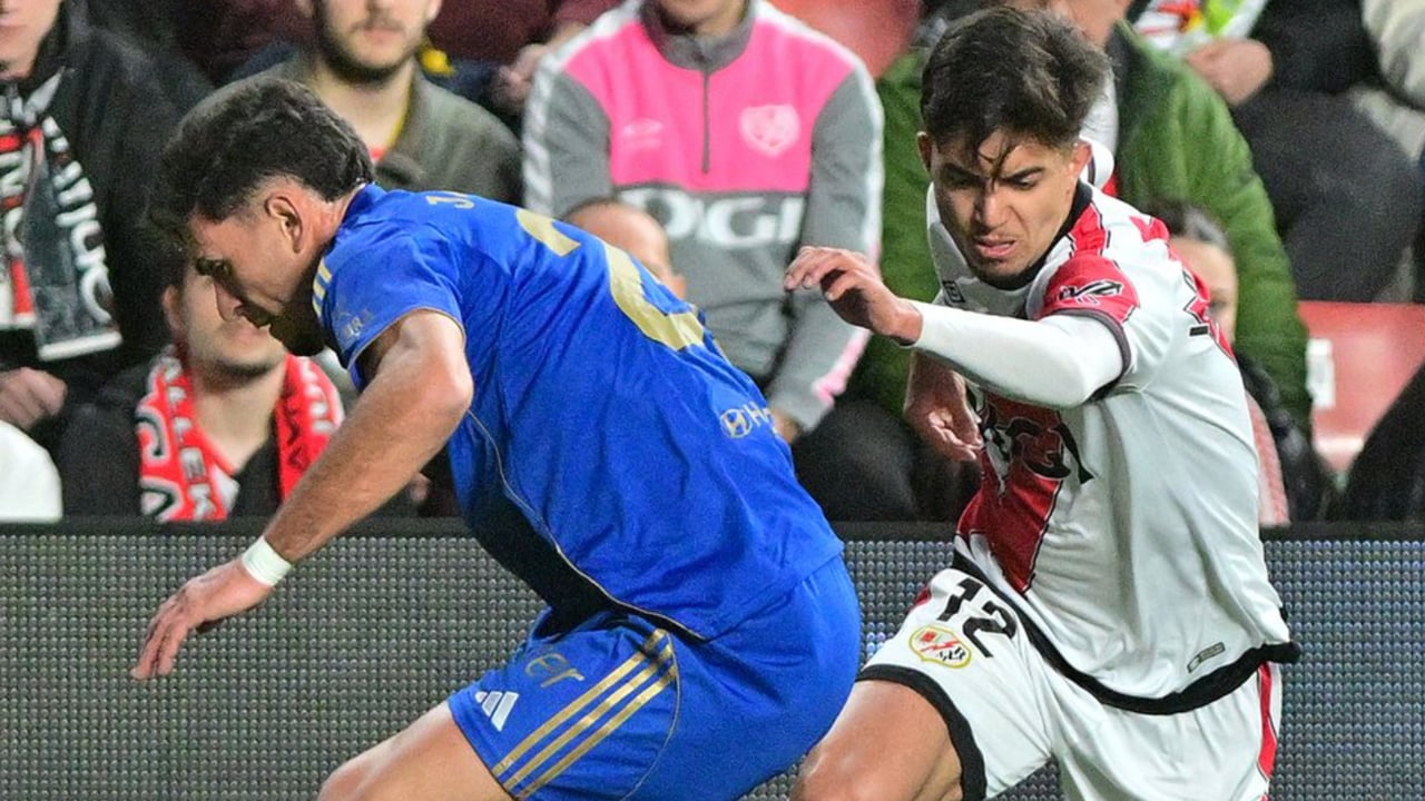 Rayo 3 - 0 Oviedo: El Rayo respira a costa de un Oviedo hundido