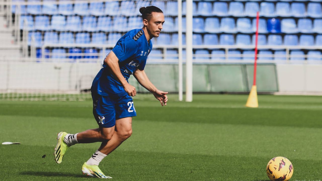 Luismi Cruz no quiere "más problemas" en el Tenerife y avisa al Eibar