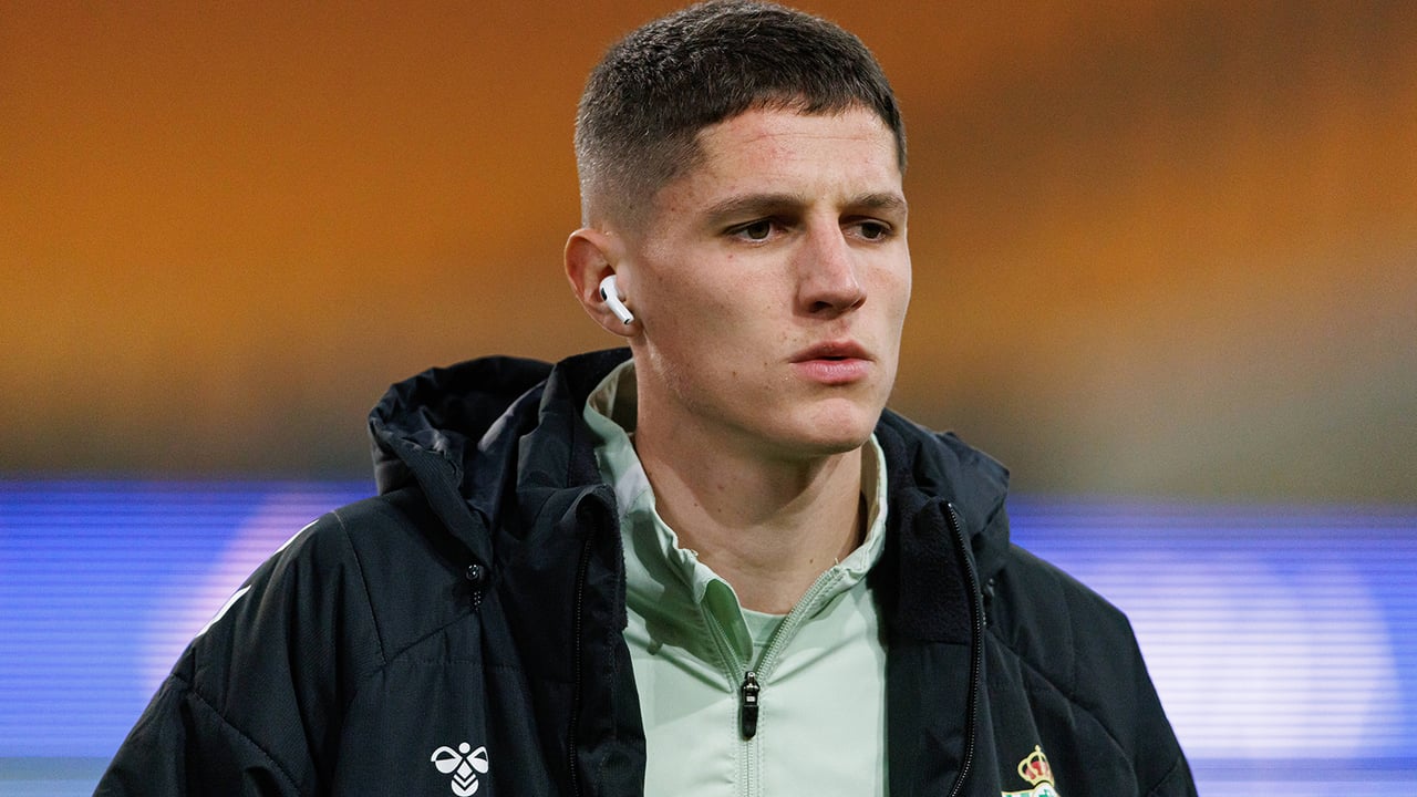 El Betis toma medidas en el traspaso de Sergi Altimira y el Sporting aprieta