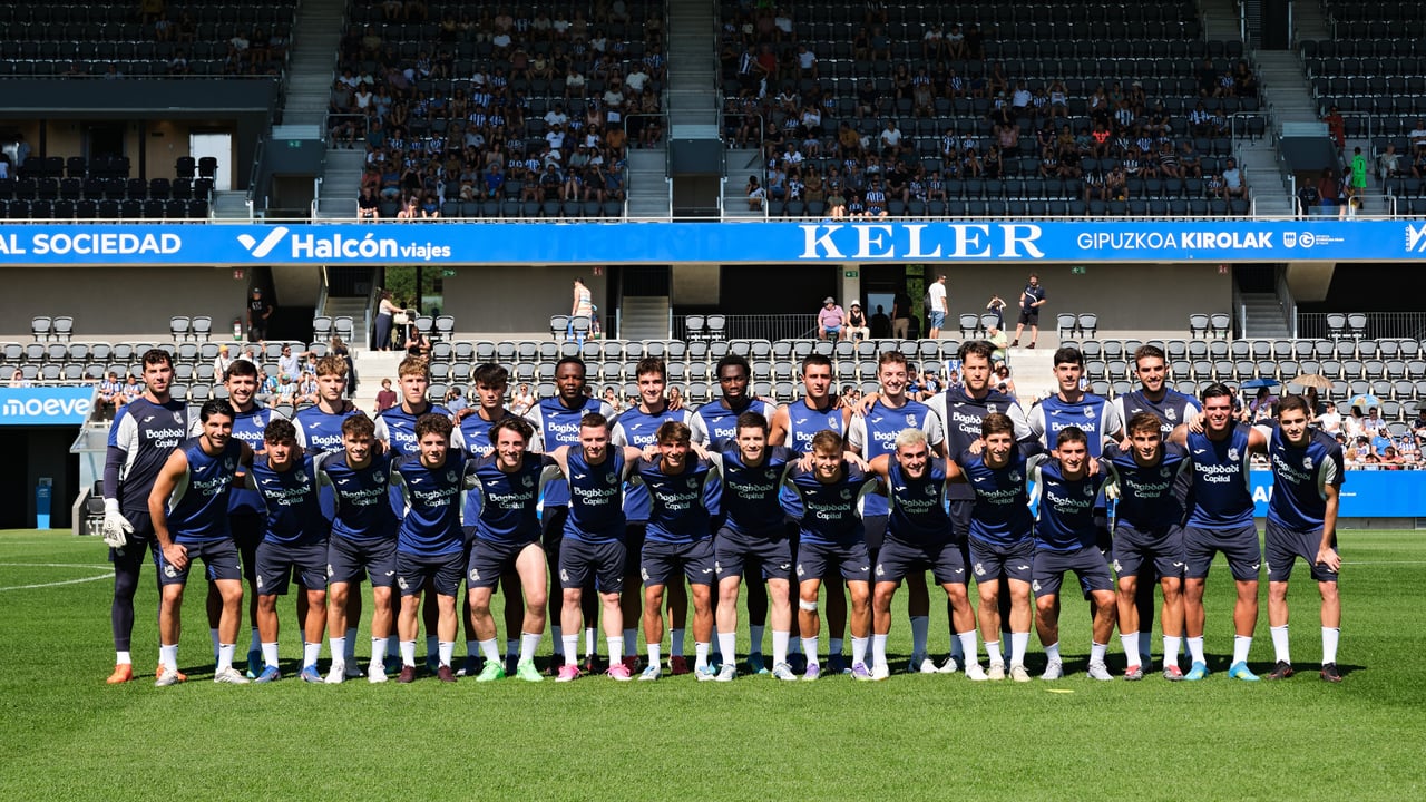 La Real Sociedad se pone manos a la obra con 17 futbolistas del primer equipo