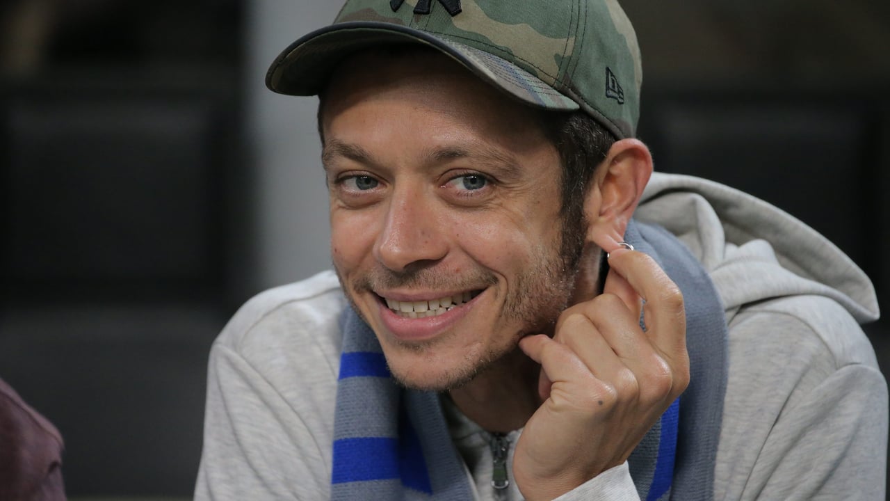 El nuevo proyecto de Valentino Rossi: ''Cuando terminemos la biografía, vamos a por la televisión''