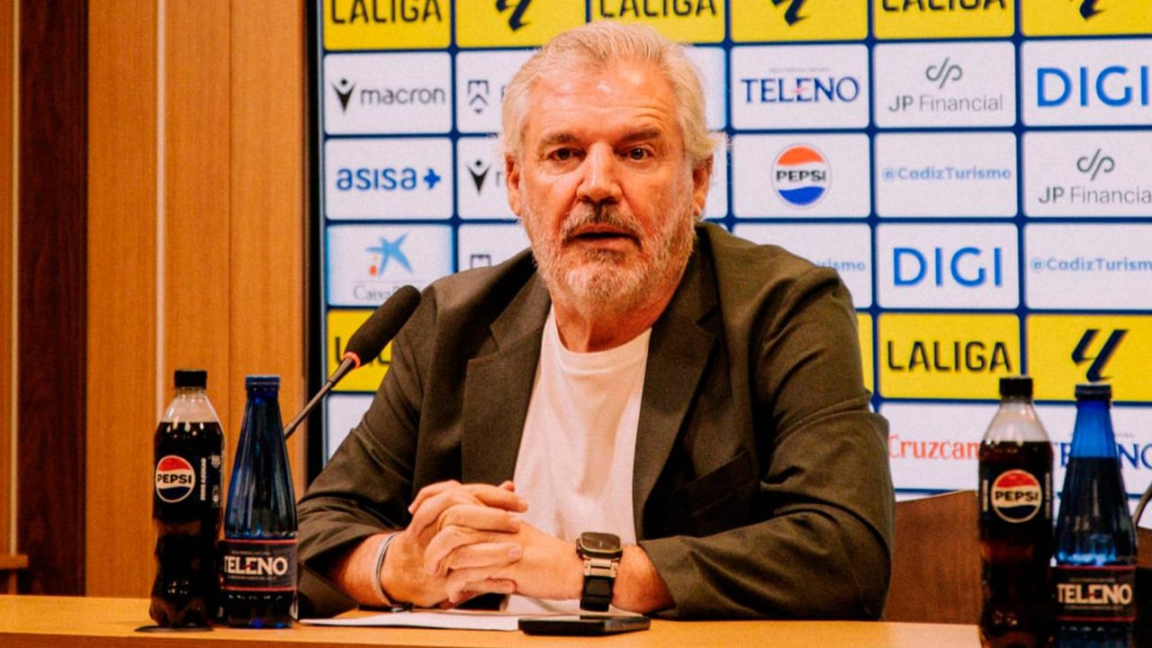Vizcaíno carga contra Ontiveros y el Cádiz enciende a su afición con los nuevos abonos