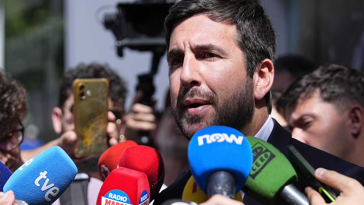 Riquelme asegura que ya tiene dos fichajes cerrados: "Son dos estrellas internacionales"