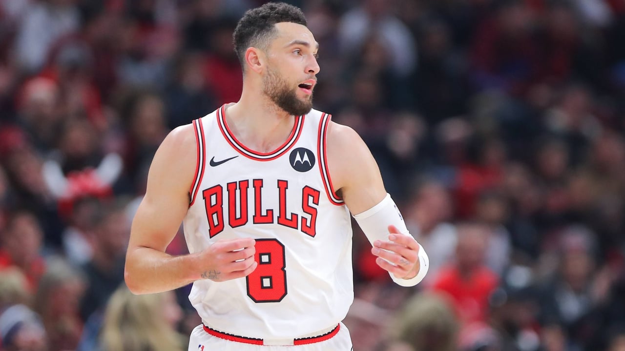 Pasa de los Lakers y negocia con otro equipo