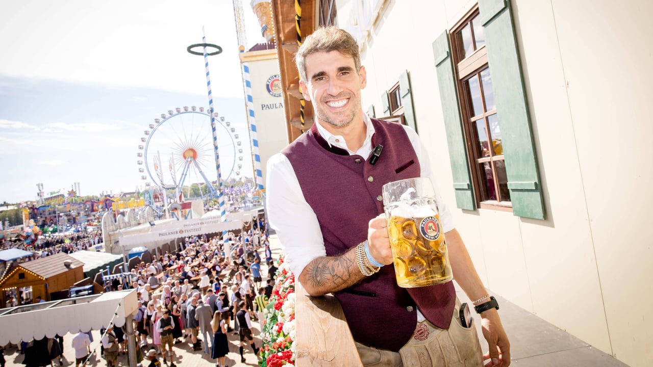 Javi Martínez, campeón del Mundo con España: "Mi hermano, varias personas y yo tenemos una promotora de viviendas. Identificamos una propiedad con potencial y la compramos"
