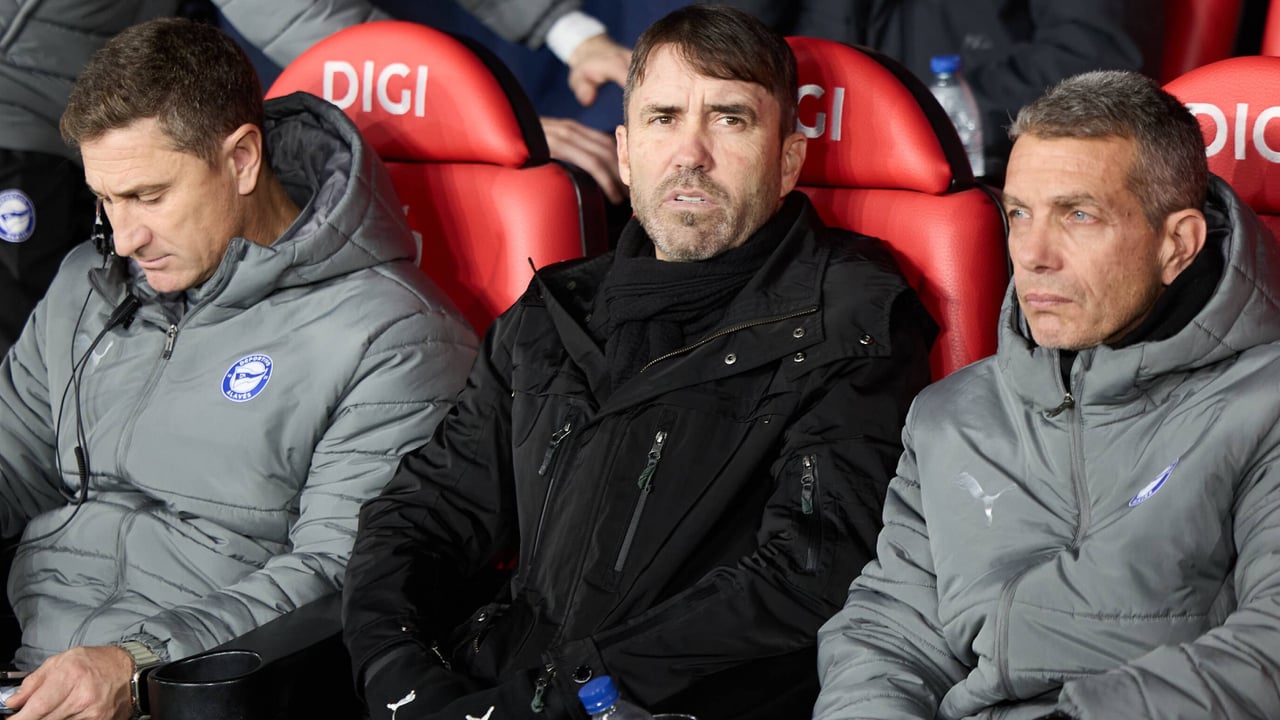 Coudet explota y anuncia cambios en el Alavés