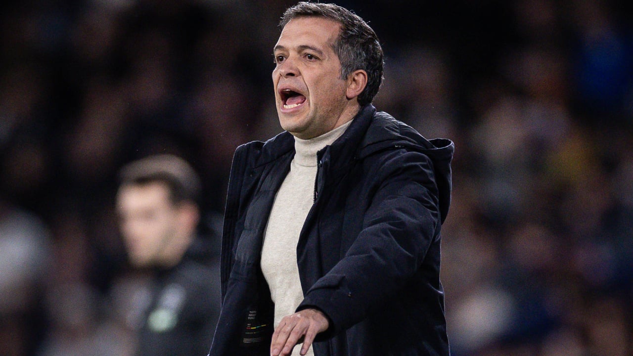 Luís Castro habla sobre las opciones de salvarse del Levante, la polémica con Comert y el bajón de Carlos Álvarez