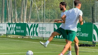La lenta evolución de Isco y la inquietante ausencia de Antony marcan la vuelta al trabajo del Betis tras golear al Lyon 