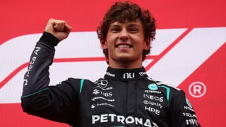 Kimi Antonelli recupera la sonrisa en una nueva debacle de Fernando Alonso y Carlos Sainz