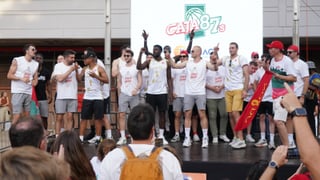 El Caja 87 celebra su ascenso por todo lo alto y con una firme promesa