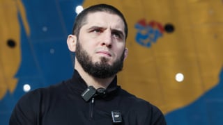 Islam Makhachev destapa las palabras del representante de Ilia Topuria y la maniobra de este para evitar el combate
