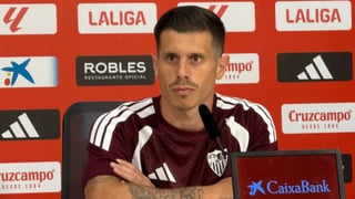 Alfon ansía su momento, "que va llegar", y no piensa en salir: "Quiero triunfar en el Sevilla"