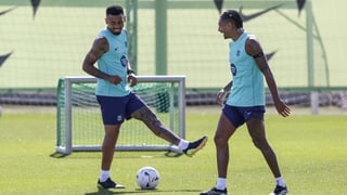 Gabriel Jesus se rinde a Raphinha: "Está 'on fire', su manera de finalizar las jugadas es de locos"