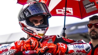 Davide Brivio, jefe del equipo satélite de Aprilia: "Dicen que Marc Márquez le quitaba las piezas a su compañero. Valentino Rossi nunca lo hizo. Siempre fue justo y leal"