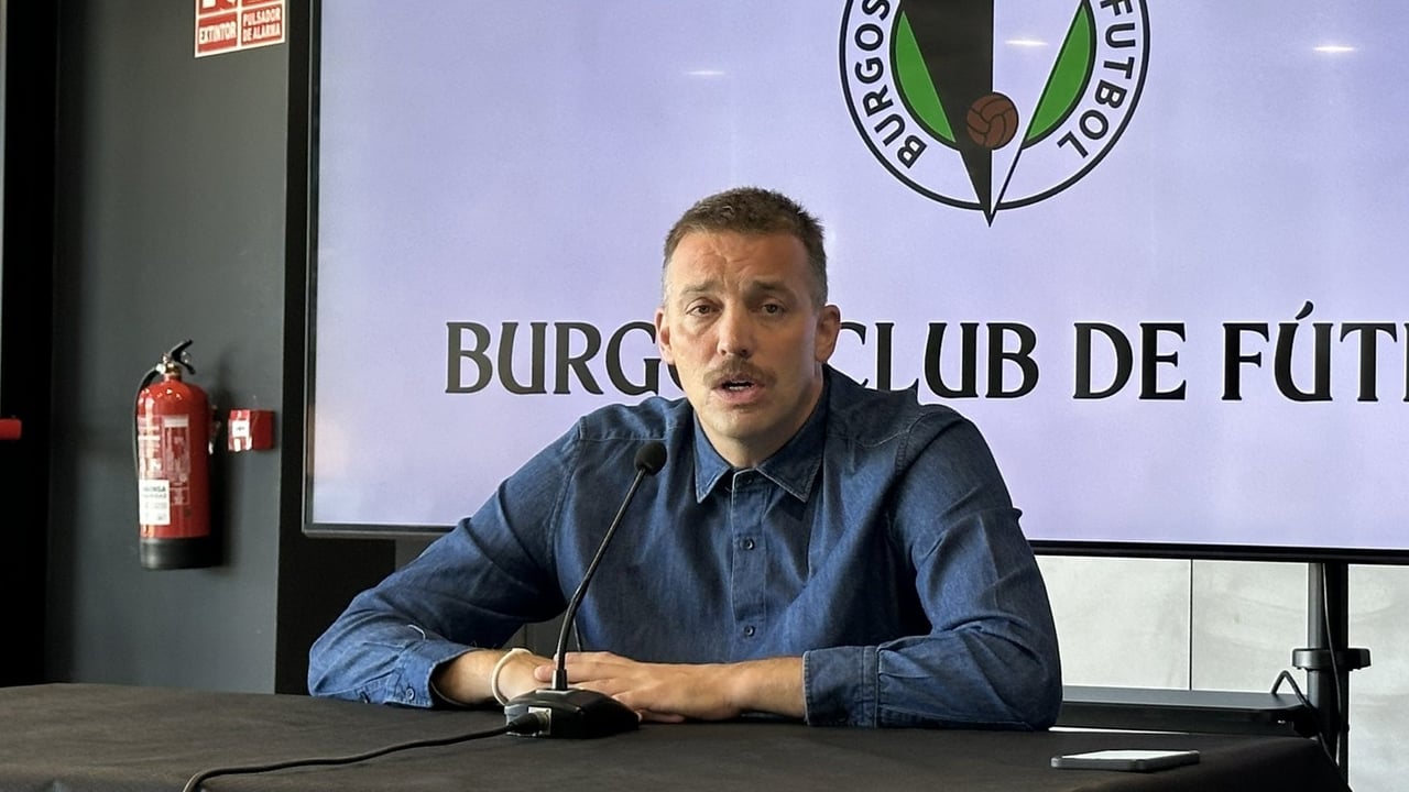 Michu estudia hacer un último fichaje para el Burgos