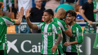Betis 3-0 Oviedo: Saca el rodillo y acaricia un premio que podría ser el 'Gordo'