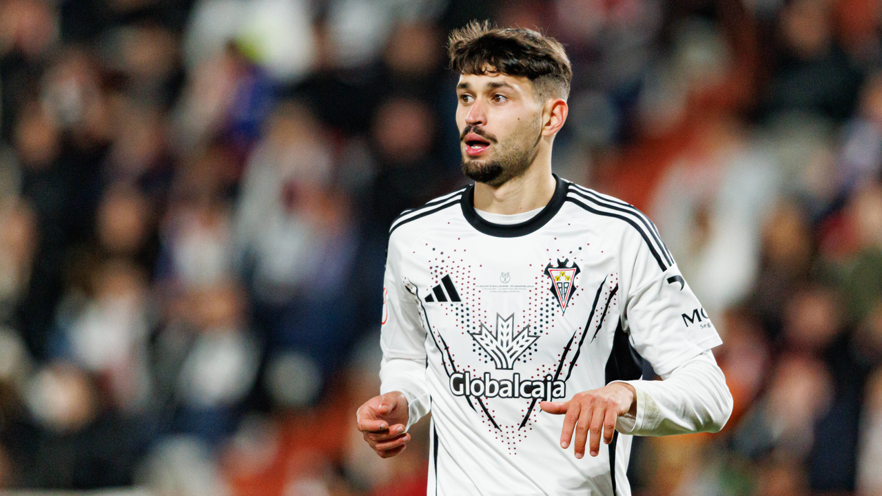 El Albacete protesta y uno de los suyos se desmarca: "Tenemos que dejar el tema de los arbitrajes a un lado"