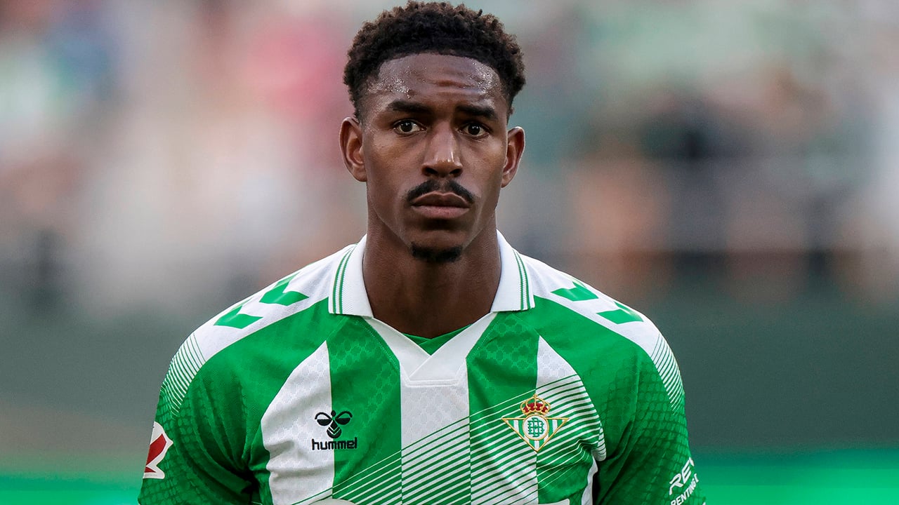 El Betis confirma la lesión de Junior Firpo: parte médico y los partidos que se pierde