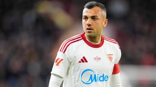 Otro empujón a Joan Jordán que no acaba con un problema de difícil solución en el Sevilla