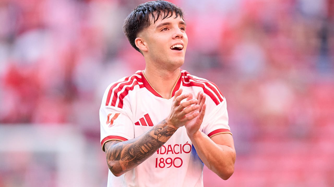 Julio Díaz, quinto fichaje del Sevilla, revela su fuente de inspiración: "Mi abuelo fue mi entrenador desde pequeñito y venía a todos los partidos con un bombo; lucho por el"
