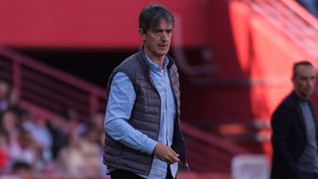 Pacheta da el susto con un mareo sin consencuencias en el Granada - Huesca