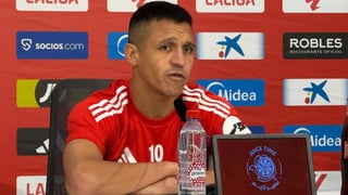 Alexis Sánchez admite ofertas desde Brasil o Chile y habla de su futuro en el Sevilla: "Quiero irme por la puerta grande" 