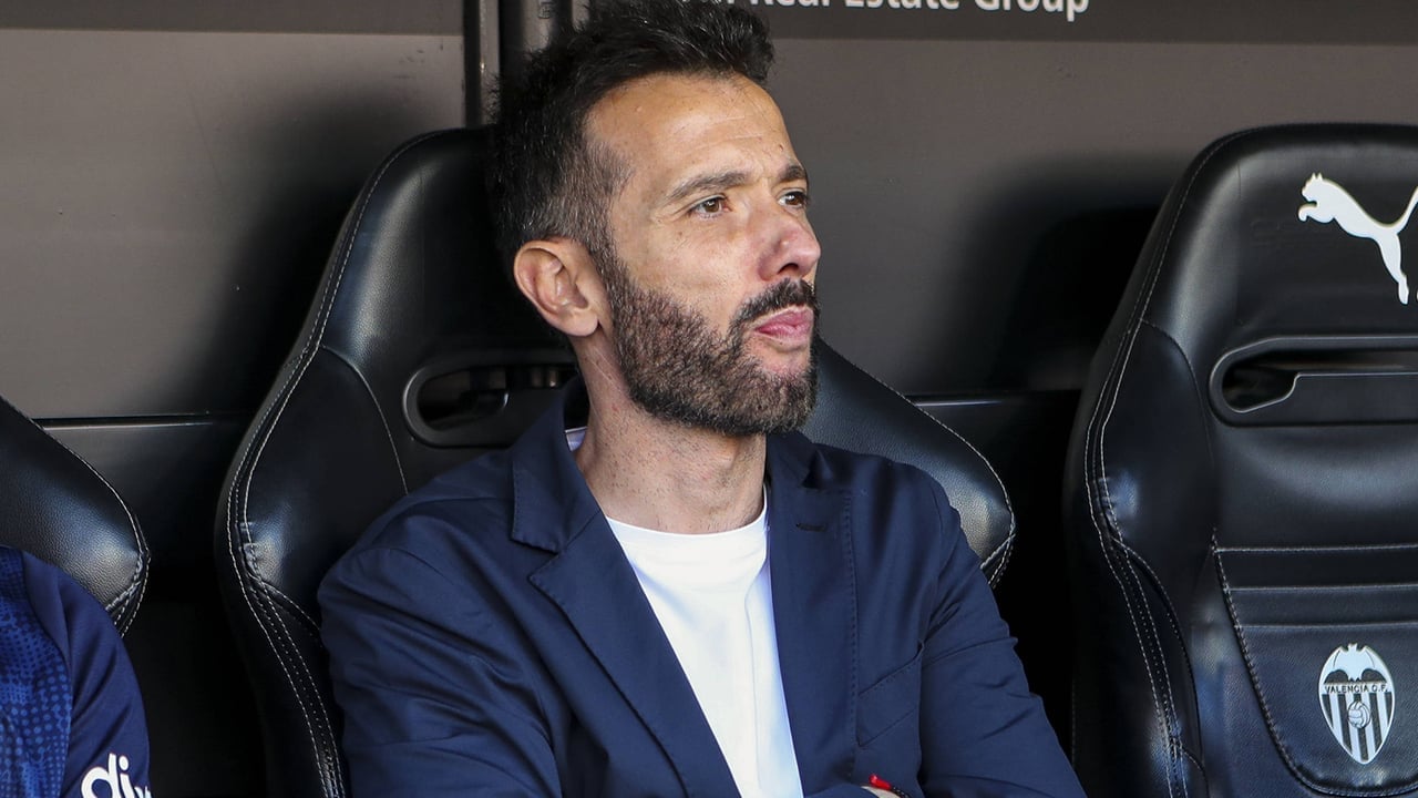 Revolución en el Valencia con la destitución inmediata de Carlos Corberán y Ron Gourlay