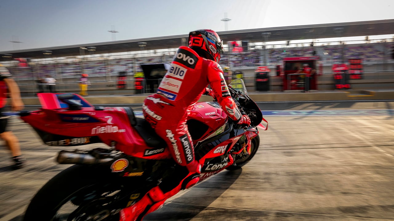 Marc Márquez se recupera del golpe en Qatar