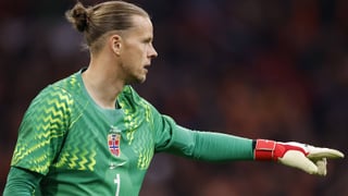 Defensa a ultranza de Sorloth a Nyland, suplente en el Sevilla: "Tenemos un portero fantástico"  