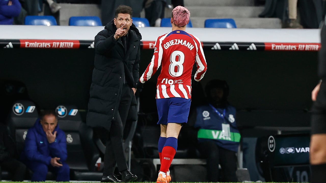 Simeone siente el aliento del Betis y se acuerda del arbitraje de Elche