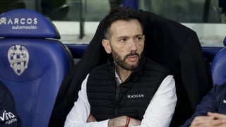 Las lesiones obligan a Carlos Corberán a tomar decisiones