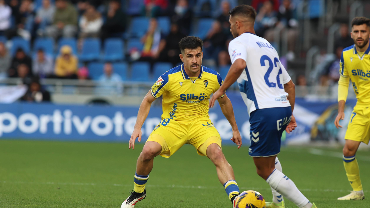 Así queda la clasificación de LaLiga Hypermotion tras el triunfo del Levante y el tropiezo del Cádiz en la jornada 32 de Segunda división