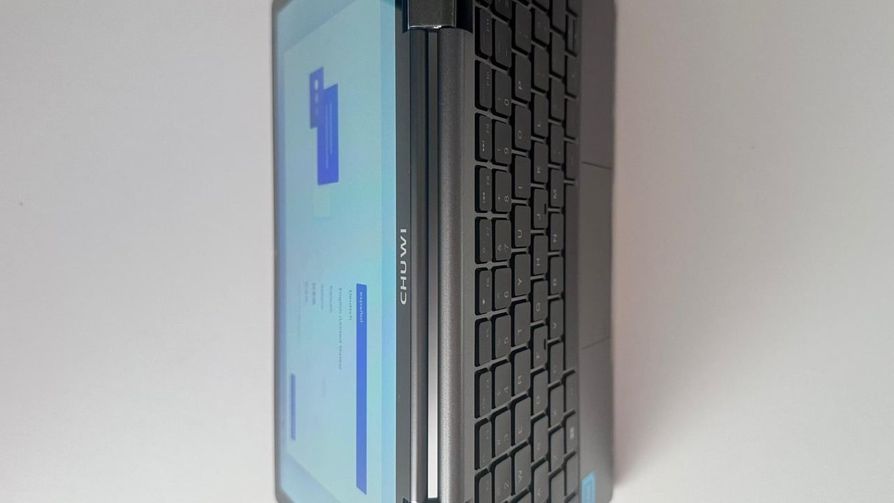 Es mucho más pequeño que el Macbook Air de Apple y tan práctico como un ipad: el portátil perfecto para la vuelta al cole