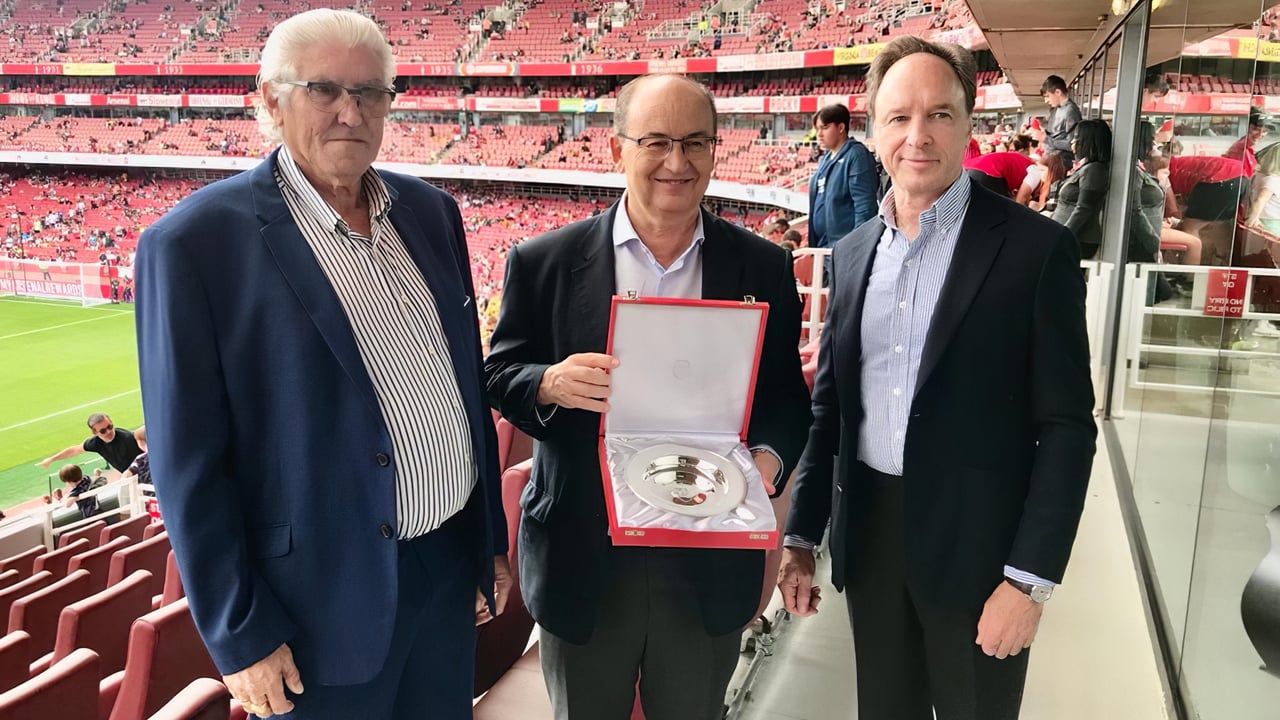 Castro anuncia, "ahora con más fuerza", la inminente llegada de fichajes al Sevilla