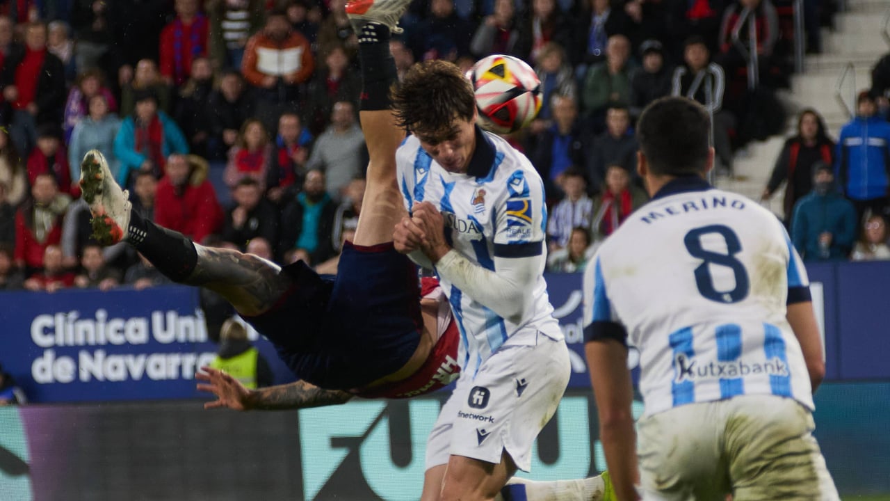 Mikel Merino y Le Normand, en la carambola del verano
