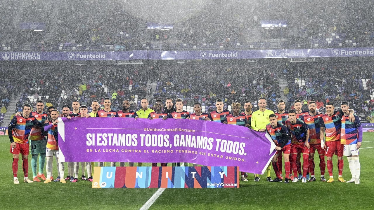 La Fiscalía impone multas de 5.400 euros y hasta dos años de cárcel por cánticos racistas