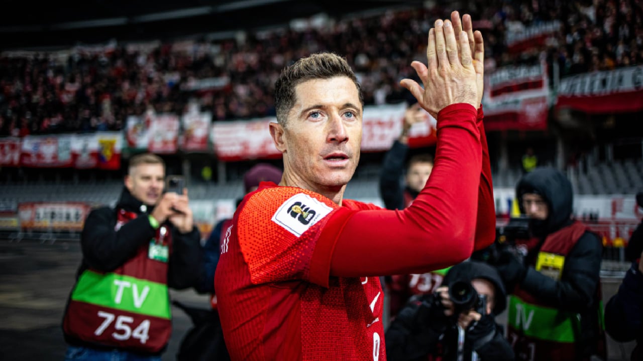 El agente de Lewandoswki habla sobre su posible salida del Barcelona