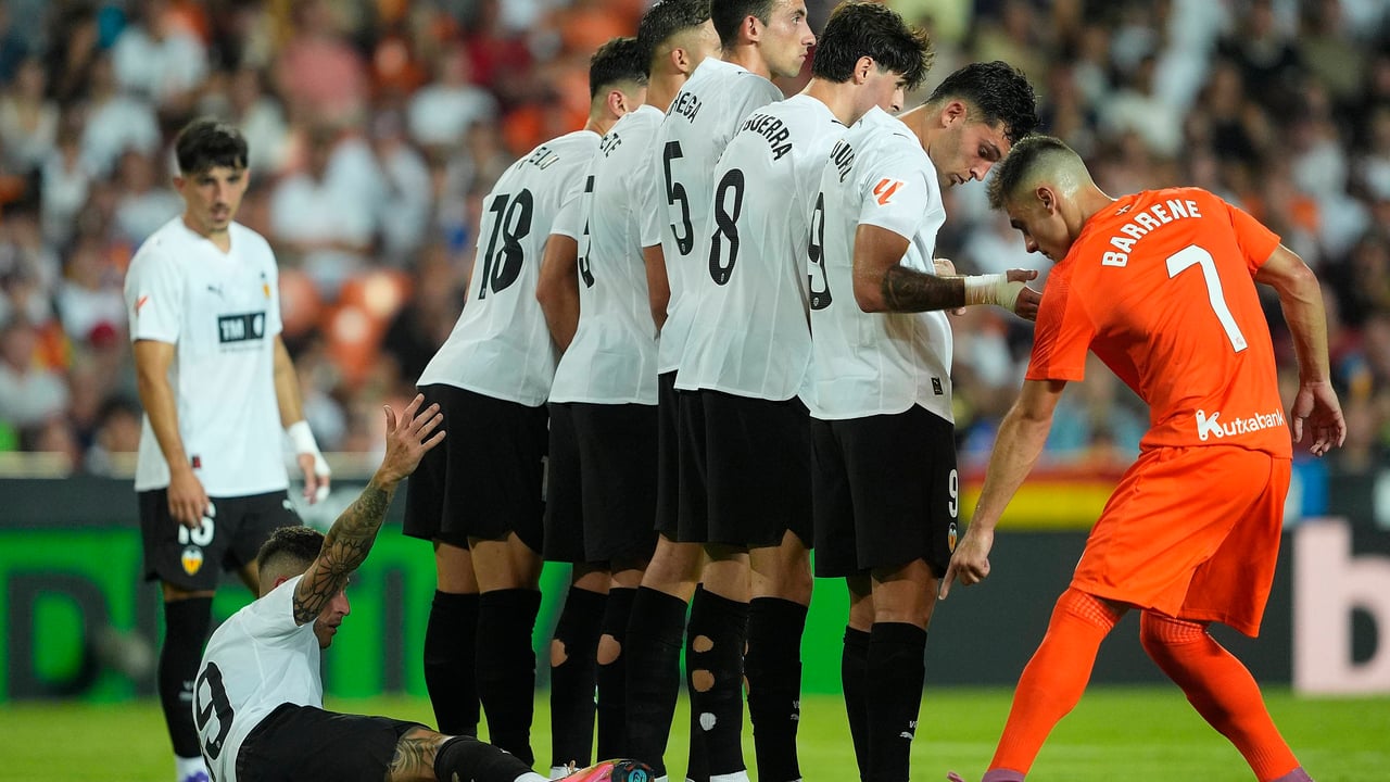 El Valencia respira con su líder de la zaga