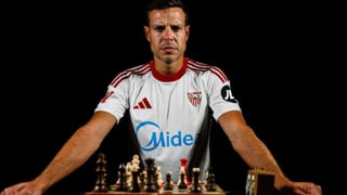 Azpilicueta ya es oficial en el Sevilla y 'vuela' Diego Carlos