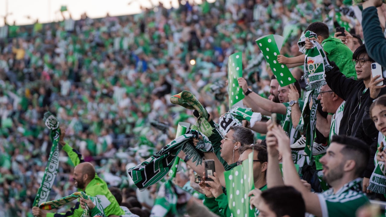 Mamardashvili compensa lo de Ter Stegen y Araujo para que el Betis sonría