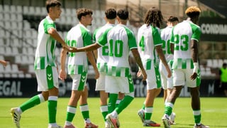 La mejor generación de la historia del Betis pide paso: el filial de Dani Fragoso exhibe resiliencia en Mérida (2-3)