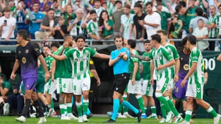 Lo Celso, duro tras una derrota del Betis marcada por la polémica arbitral: "No sé si hubiera sido gol del Barça también se vuelve para atrás"