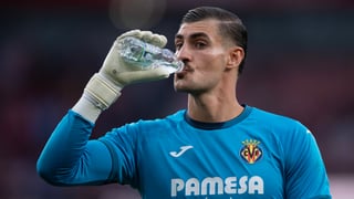 Diego Conde ya maneja dos ofertas y el Sevilla no acaba de dar el paso  