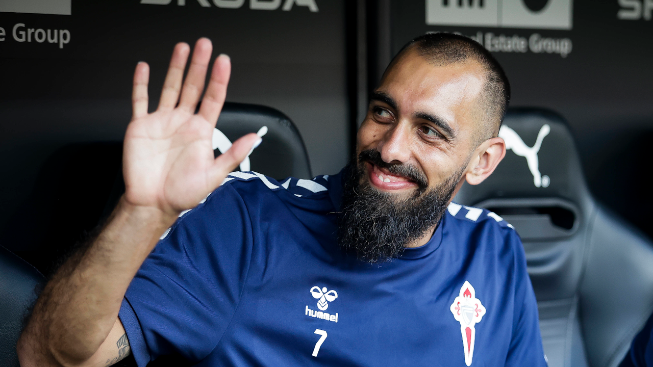 Borja Iglesias, jugador del Celta de Vigo, se enzarza en redes: "Joder chaval va fuera de los interrogantes"