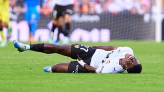 Otorbi, tras renovar con el Valencia: "Noté como el músculo se desgarró, esperaba que no fuera grave, que no se me acabara el fútbol y que estarían pensando mis padres" 