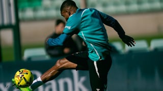 Dos 'refuerzos' confirmados para el derbi bajo la mirada de la alta cúpula del Betis 